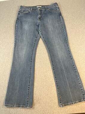 Levi Strauss & Co. Classic Bootcut  Denim Blue Jeans Womens 12 (33x30)